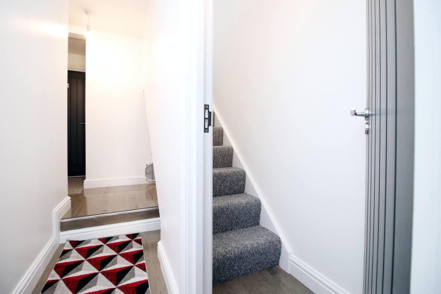 Modern Guesthouse, Fast Wi-Fi, Street Free Parking, Central, Fully Equipped Cardiff Esterno foto