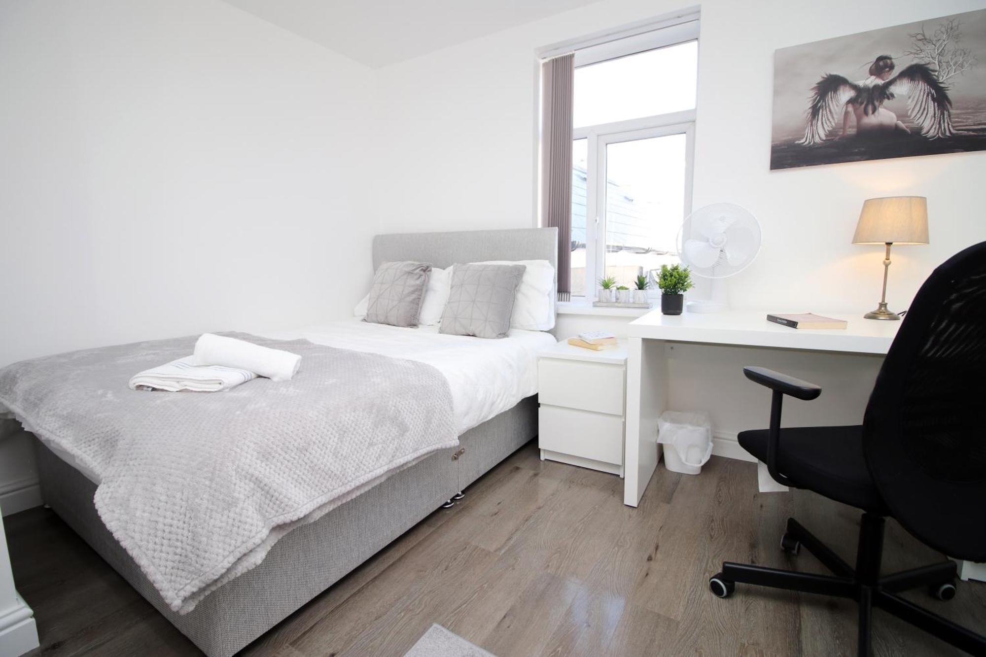 Modern Guesthouse, Fast Wi-Fi, Street Free Parking, Central, Fully Equipped Cardiff Esterno foto