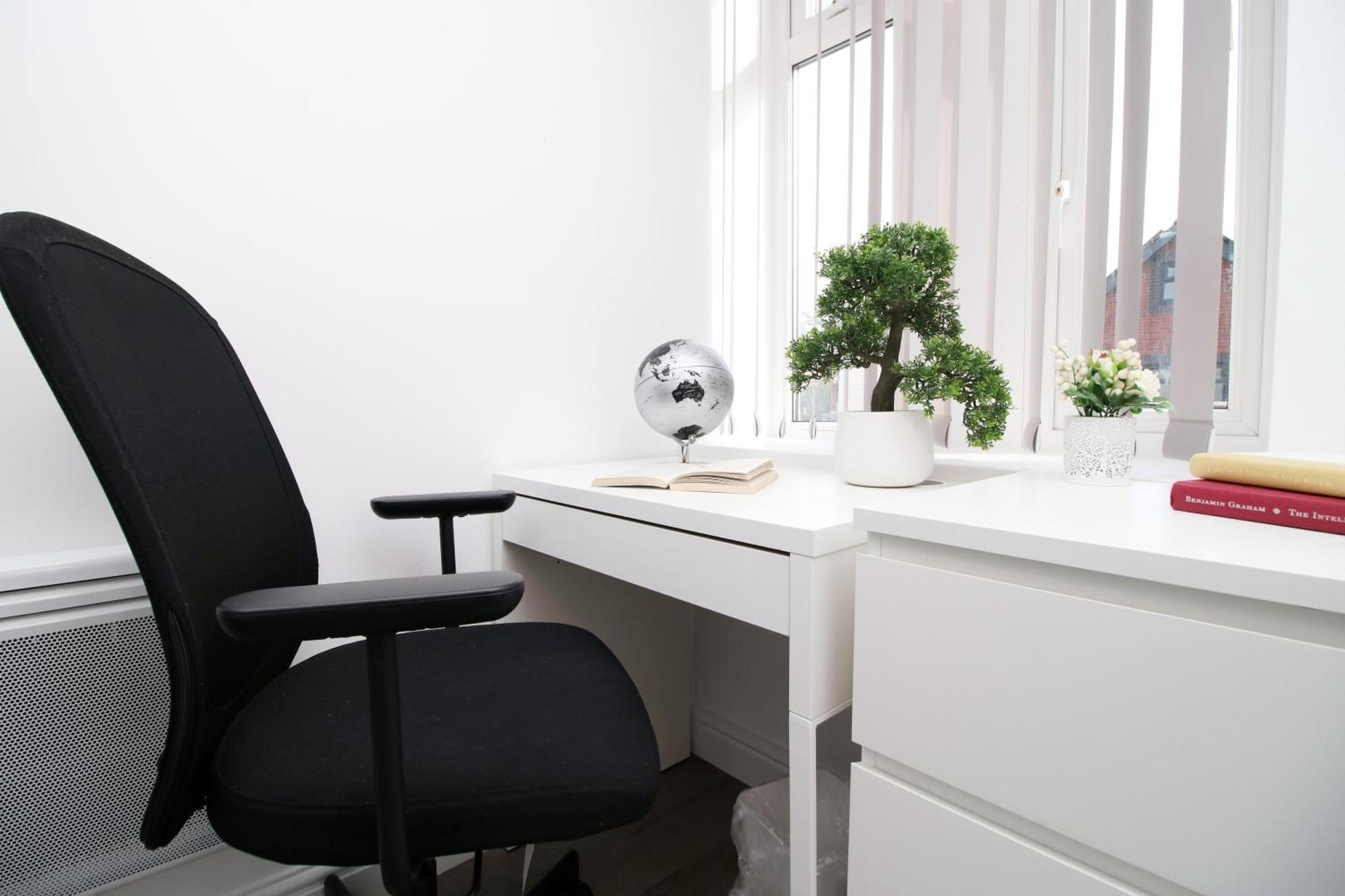 Modern Guesthouse, Fast Wi-Fi, Street Free Parking, Central, Fully Equipped Cardiff Esterno foto