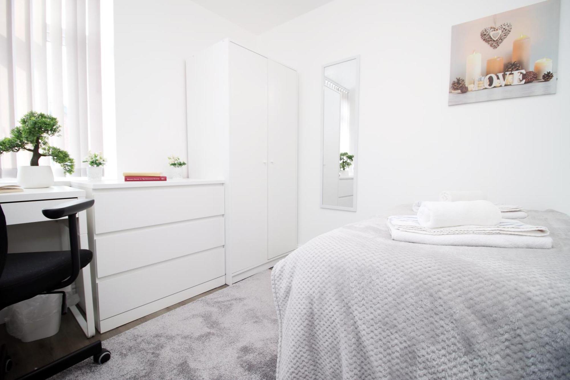 Modern Guesthouse, Fast Wi-Fi, Street Free Parking, Central, Fully Equipped Cardiff Esterno foto