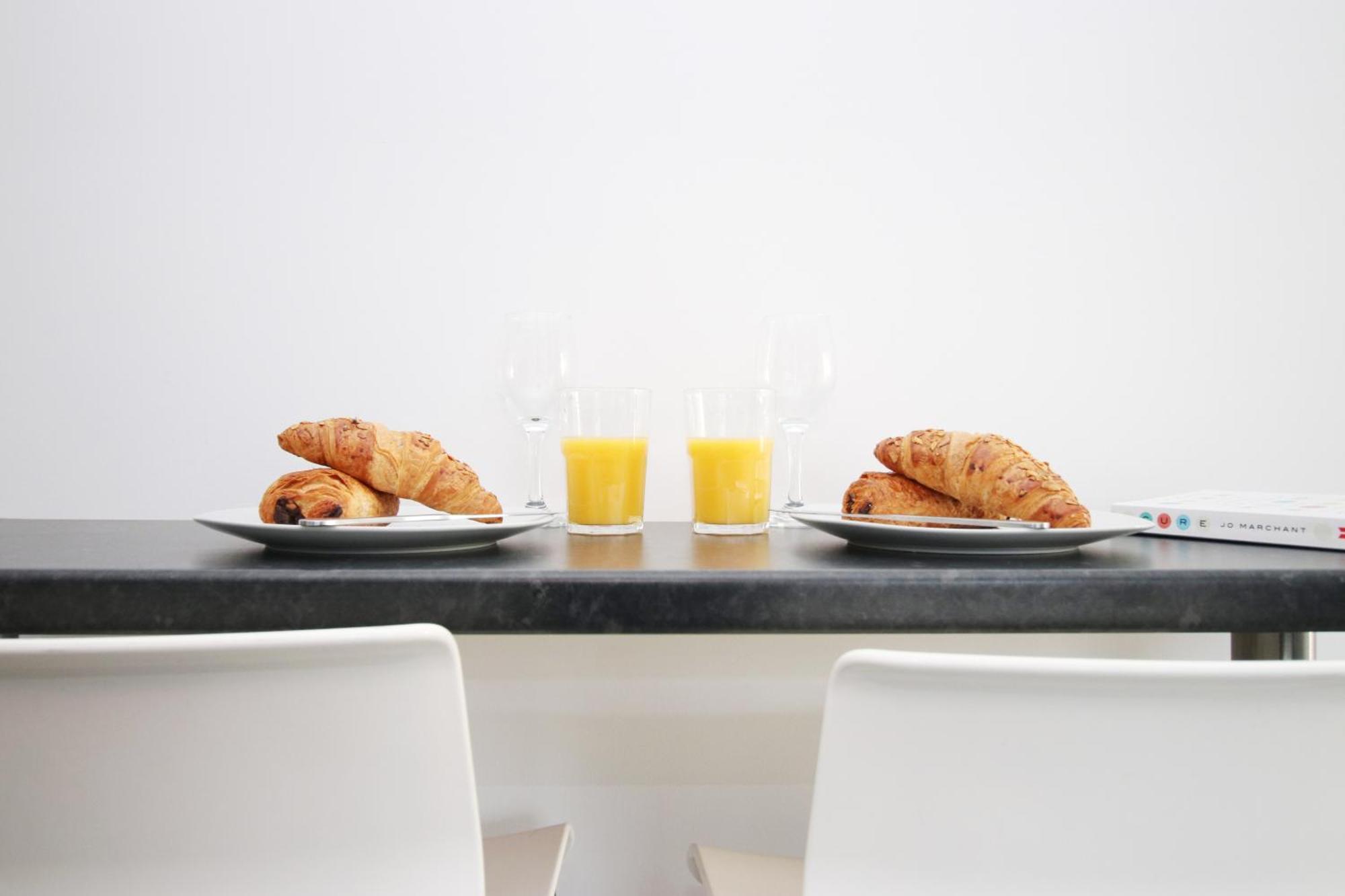 Modern Guesthouse, Fast Wi-Fi, Street Free Parking, Central, Fully Equipped Cardiff Esterno foto