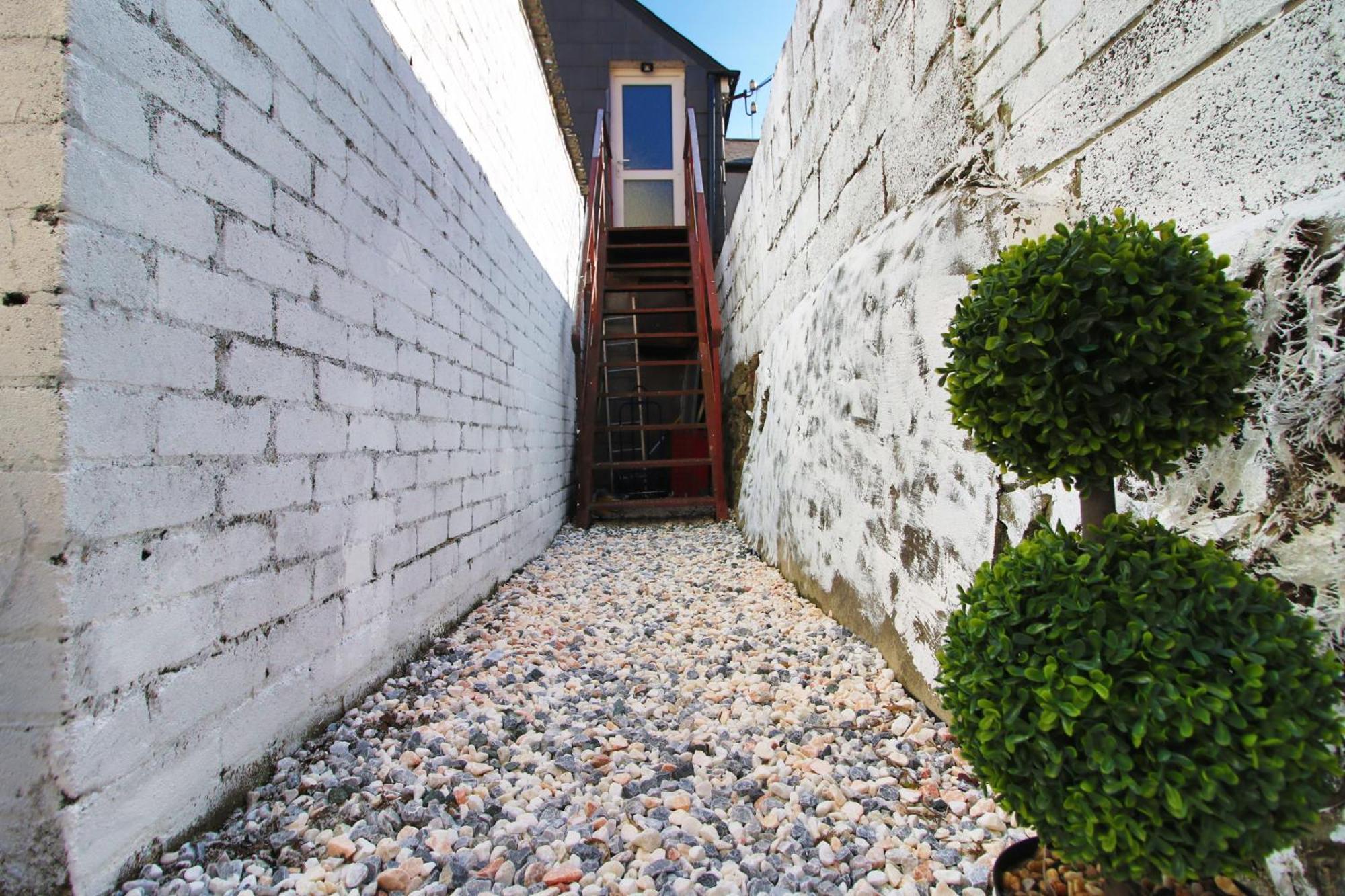 Modern Guesthouse, Fast Wi-Fi, Street Free Parking, Central, Fully Equipped Cardiff Esterno foto