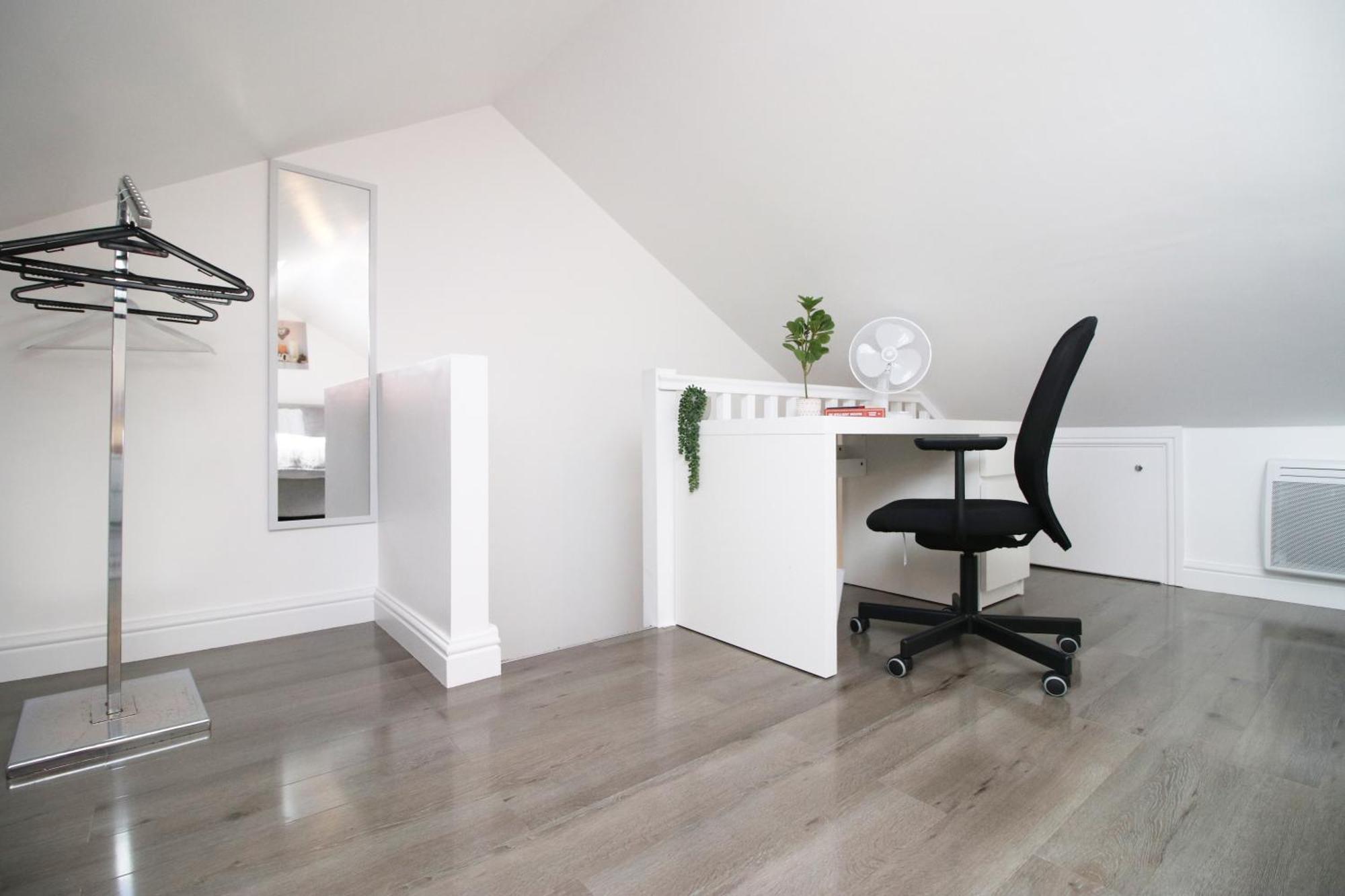 Modern Guesthouse, Fast Wi-Fi, Street Free Parking, Central, Fully Equipped Cardiff Esterno foto